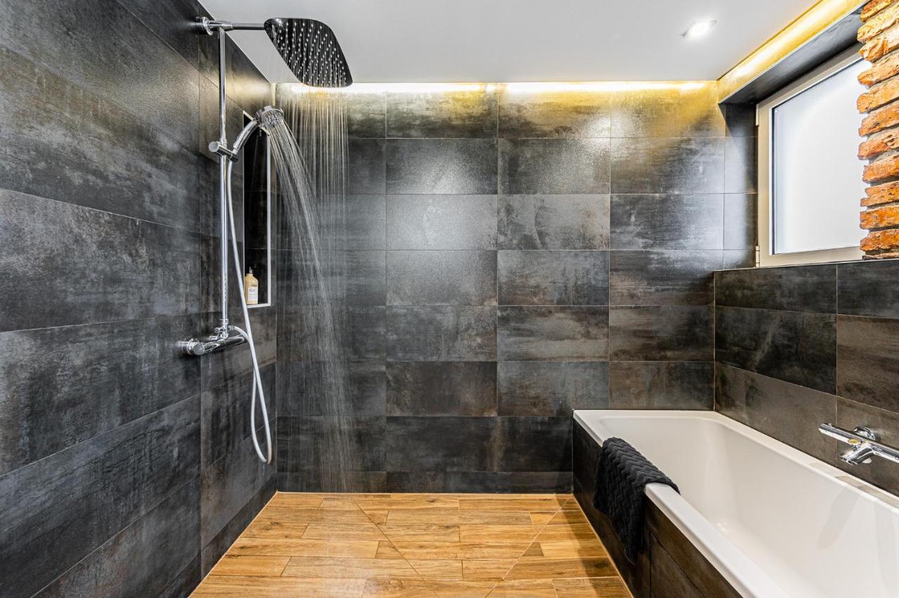 Luxury Apartment In The City Centre โกชิเซ ภายนอก รูปภาพ
