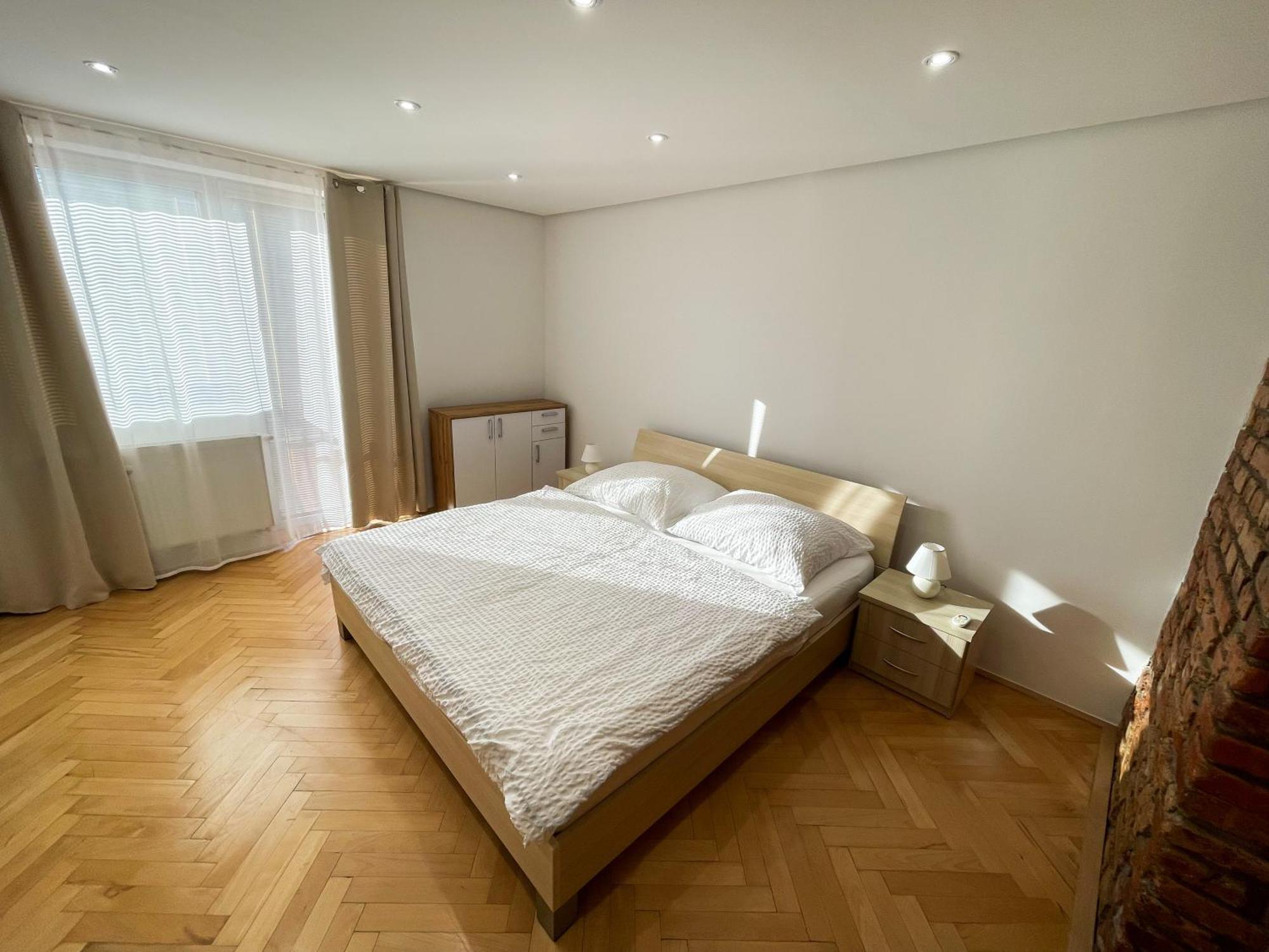 Luxury Apartment In The City Centre โกชิเซ ภายนอก รูปภาพ